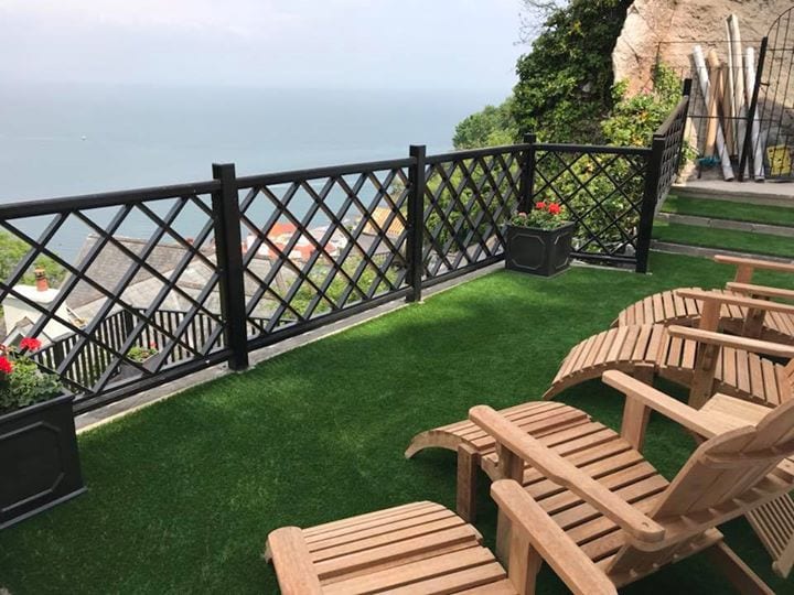 Fake grass for your balcony or terrace