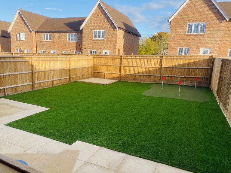 artificial lawn with corner putting green