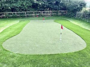 putting green with graduated sides
